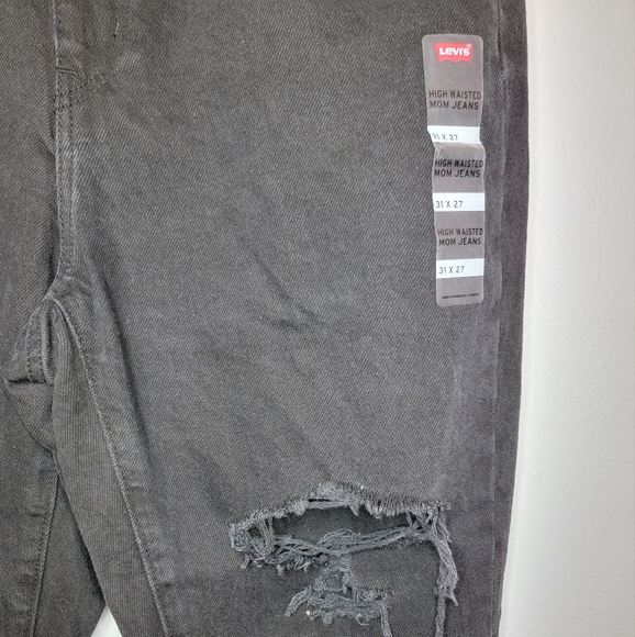 Levi's High Waisted Mom Jeans Women Long Pants Black Rips Denim Size  31 x 27 - Picture 5 of 12